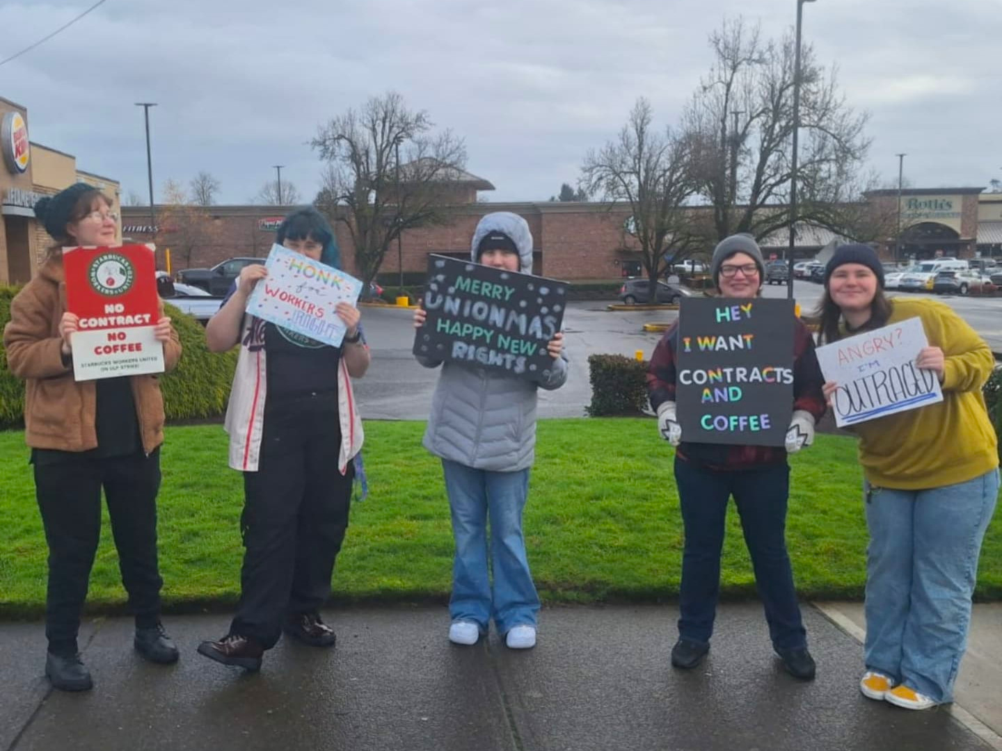 Starbucks Workers on Strike!